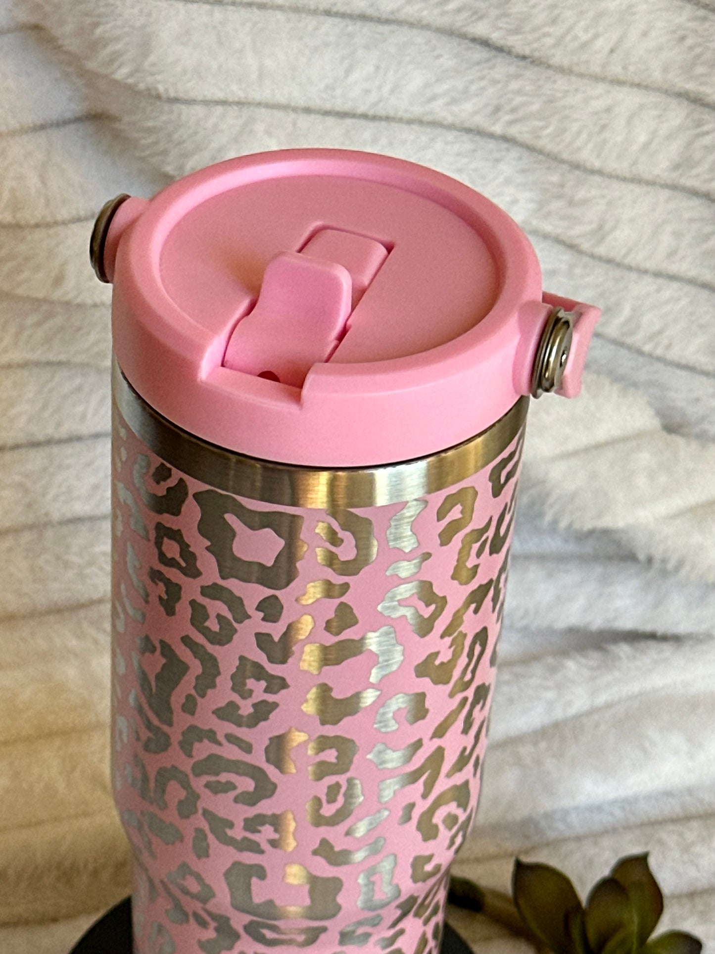 30 oz Pink Leopard Flip Straw Tumbler