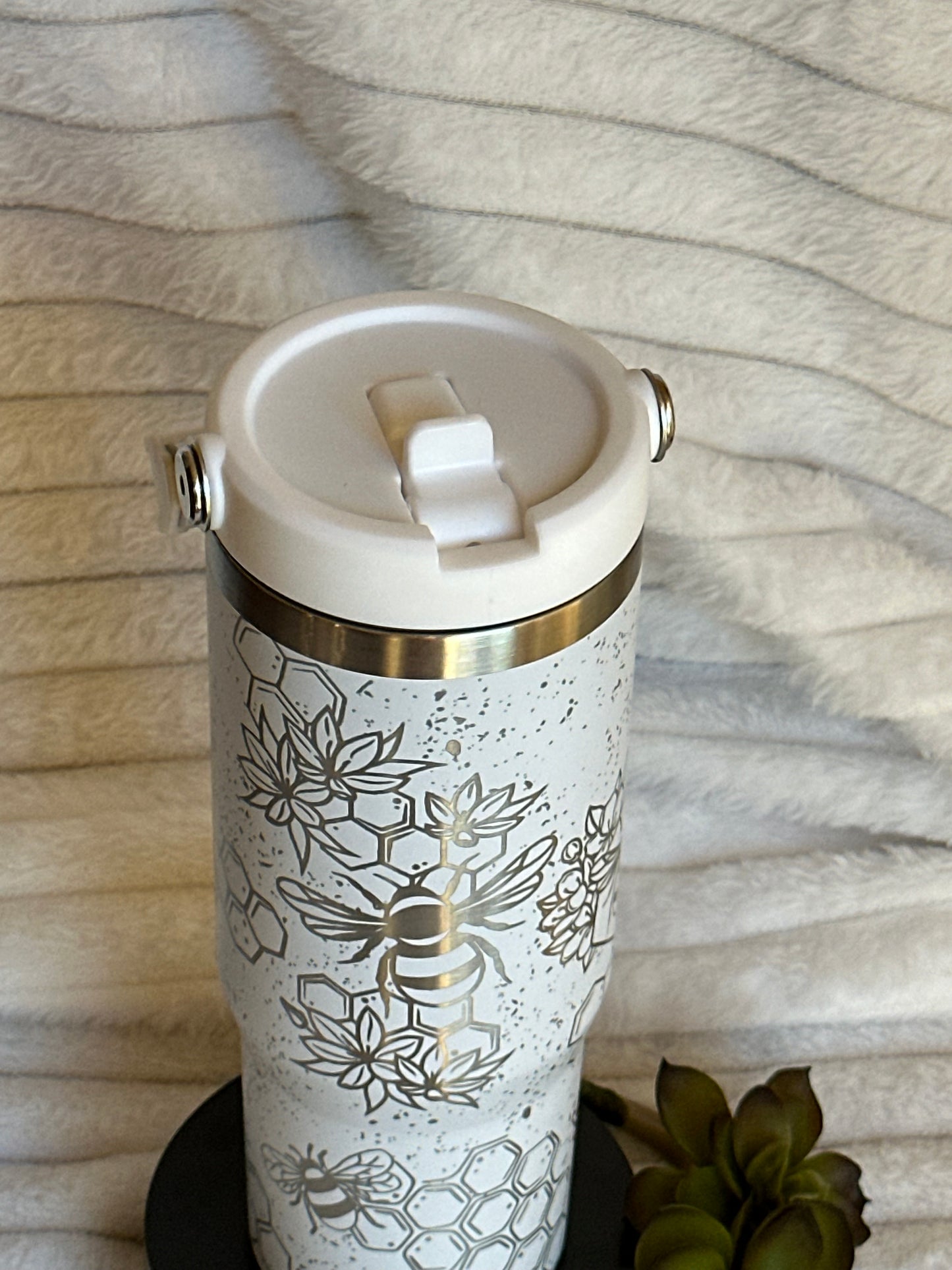 30oz White Honey Bee Flip Straw Tumbler With Handle