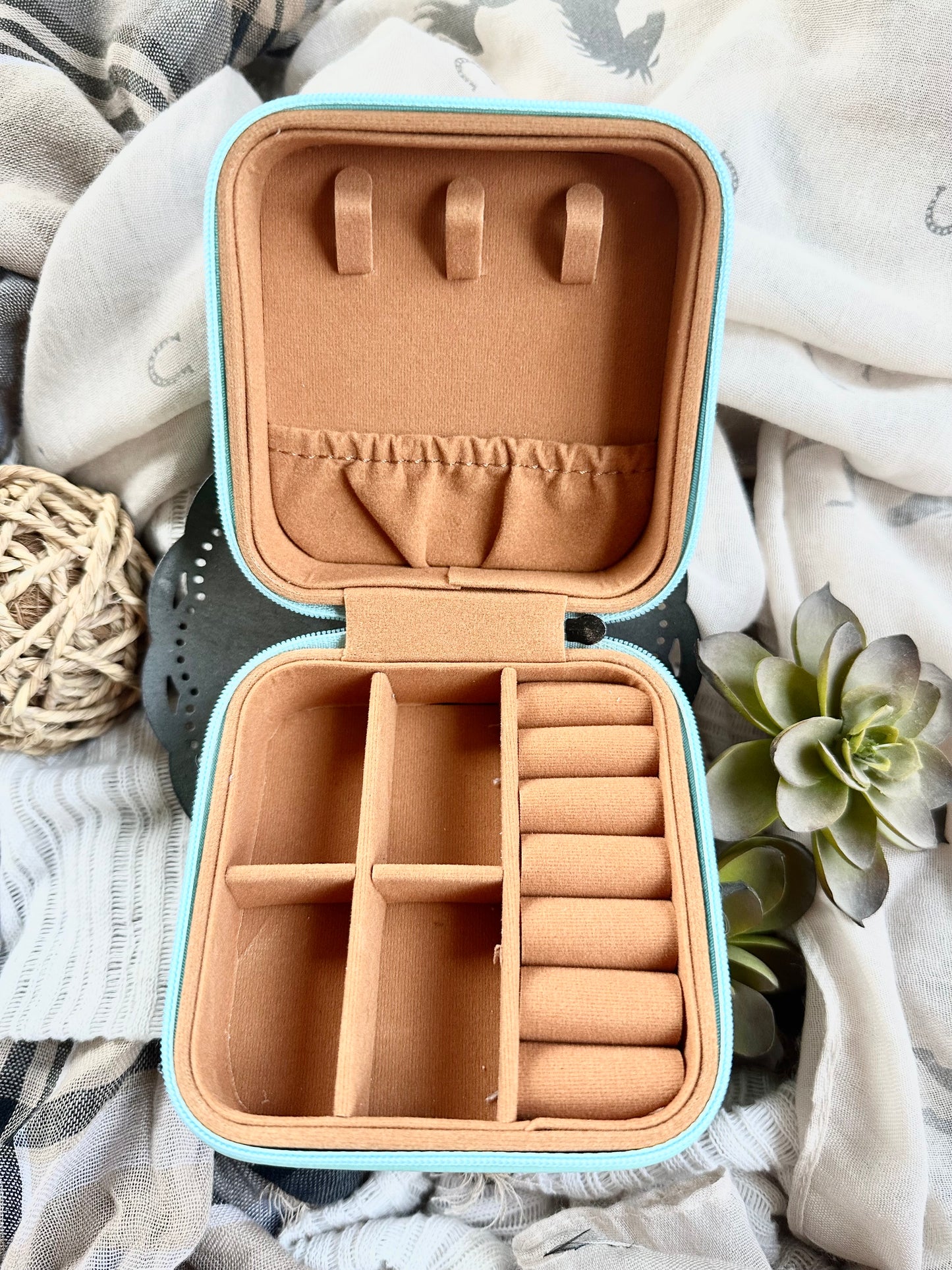 HOWDY Leather Travel Jewelry Case